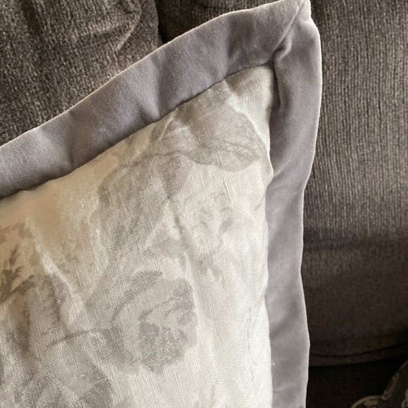 Dinan Wamsutta Vintage 29” Square Linen Decor Bedding Accent Pillow Floral Grey - Picture 5 of 14